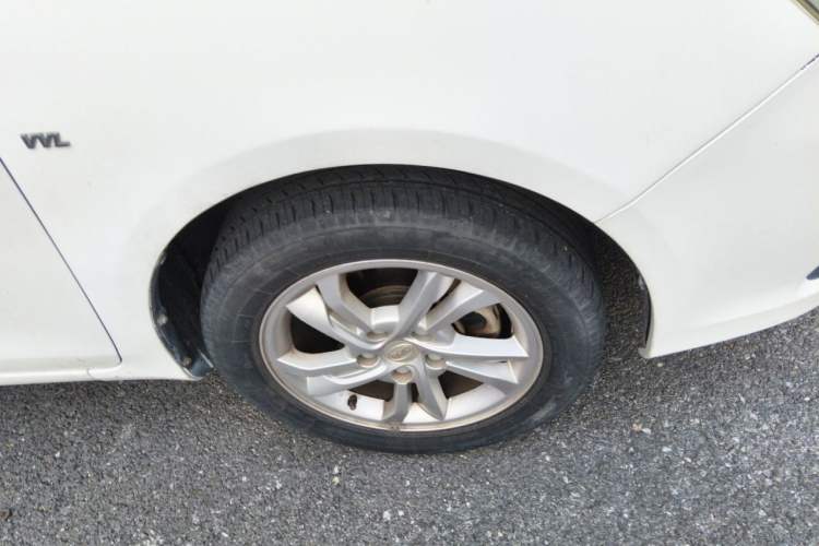 Used BYD Surui 2014 1.5L Manual Luxury Model Right Front Wheel Hub