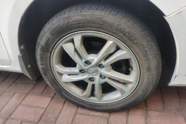 Used BYD Surui 2014 1.5L Manual Luxury Model Right Front Wheel Hub