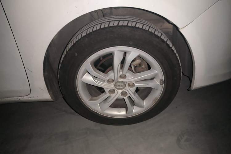 Used BYD Surui 2014 1.5L Manual Luxury Model Right Front Wheel Hub