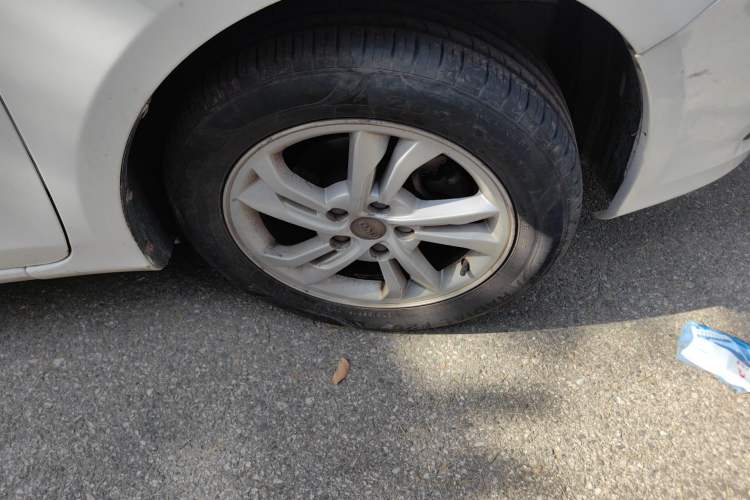 Used BYD Surui 2014 1.5L Manual Luxury Model Right Front Wheel Hub