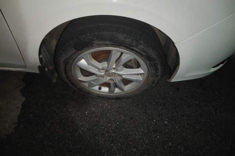 Used BYD Surui 2014 1.5L Manual Luxury Model Right Front Wheel Hub