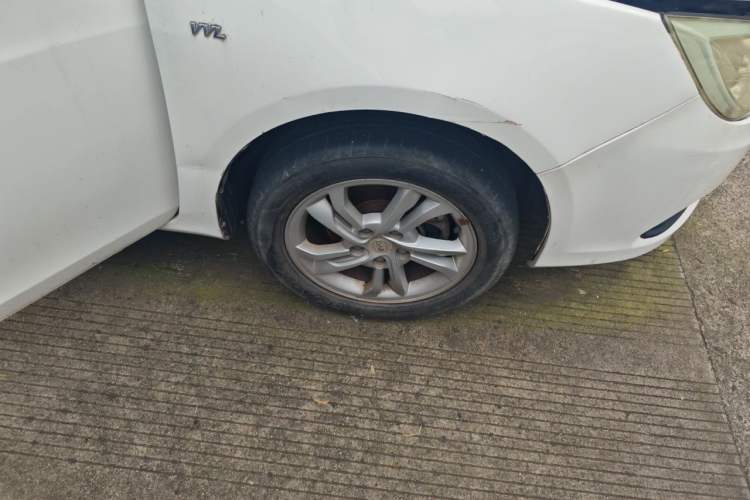 Used BYD Surui 2014 1.5L Manual Comfort Model Right Front Wheel Hub