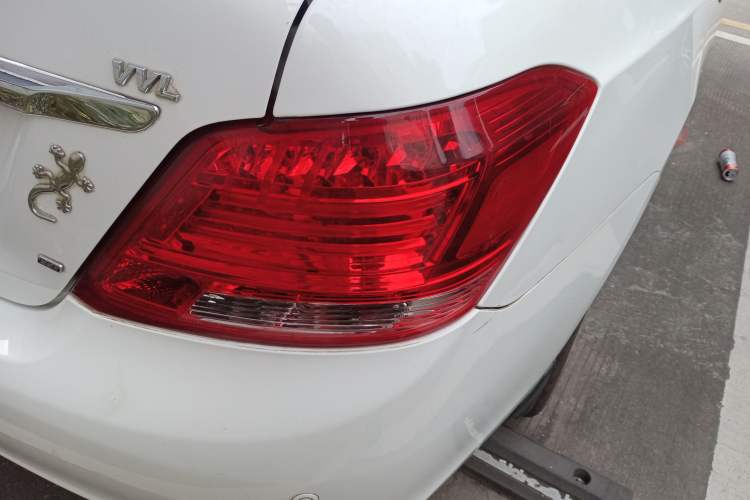 Used BYD Surui 2014 1.5L Automatic Luxury Model Right Rear Taillight