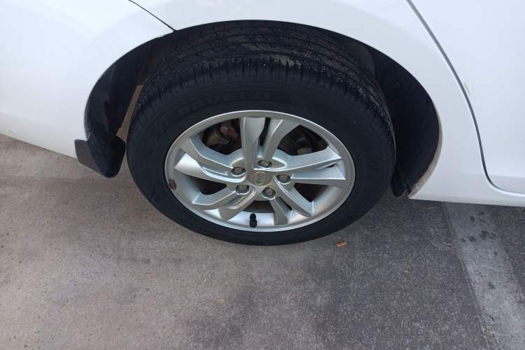 Used BYD Surui 2014 1.5L Manual Luxury Model Right Rear Wheel Hub