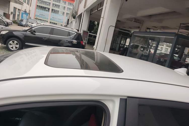 Used BYD Surui 2014 1.5L Manual Luxury Model Roof