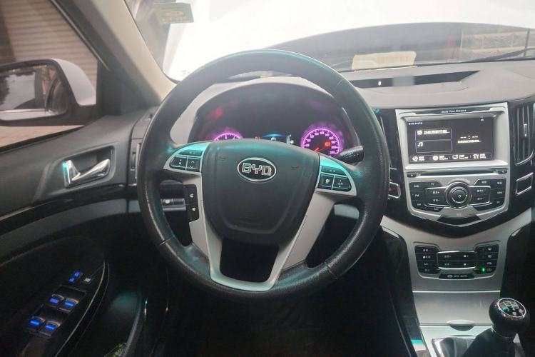 Used BYD Surui 2014 1.5L Manual Luxury Model Steering Wheel