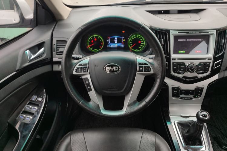 Used BYD Surui 2014 1.5L Manual Luxury Model Steering Wheel