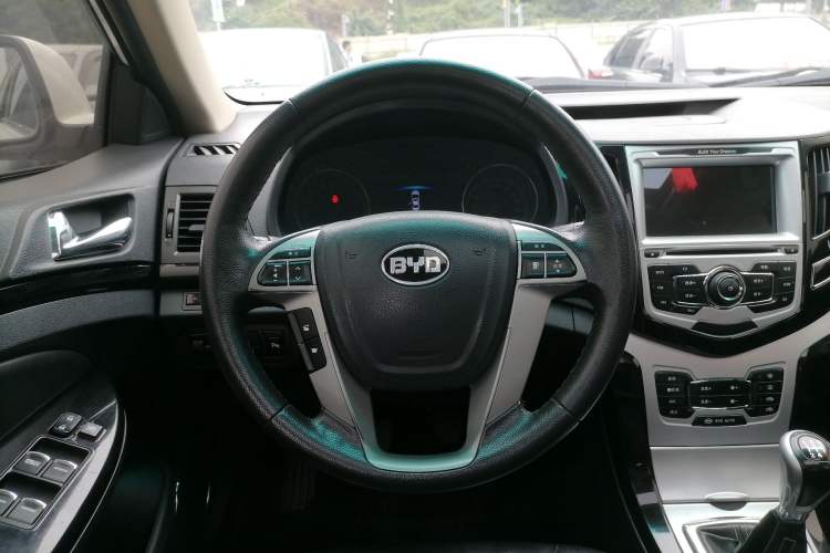 Used BYD Surui 2014 1.5L Manual Luxury Model Steering Wheel
