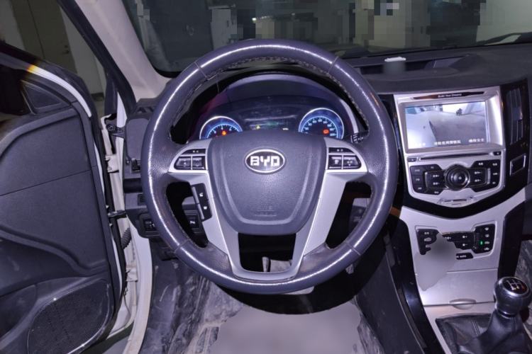 Used BYD Surui 2014 1.5L Manual Luxury Model Steering Wheel