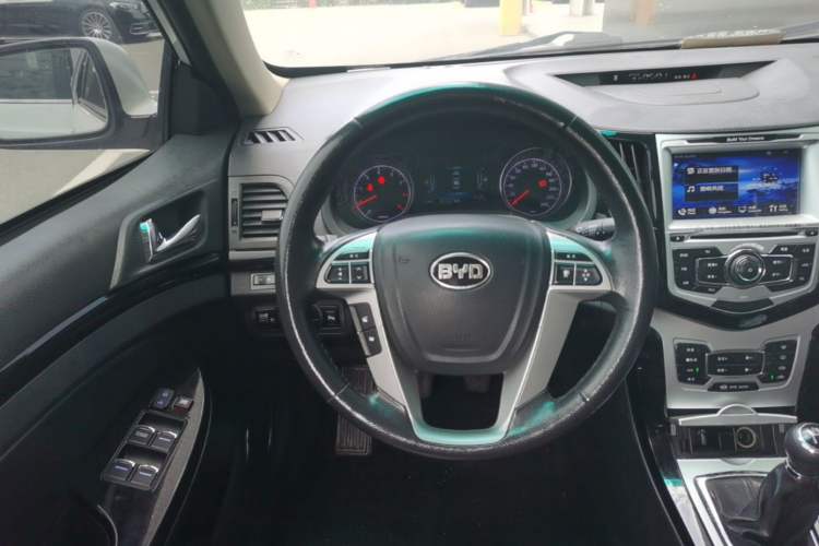 Used BYD Surui 2014 1.5L Manual Luxury Model Steering Wheel
