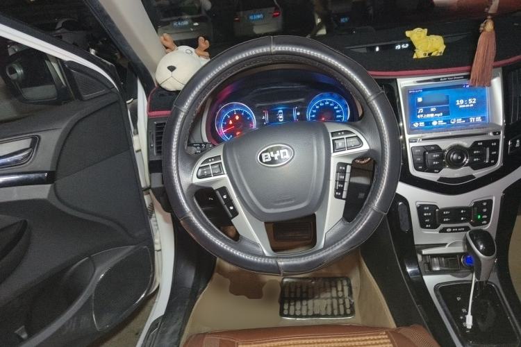 Used BYD Surui 2014 1.5TID Automatic Luxury Model Steering Wheel