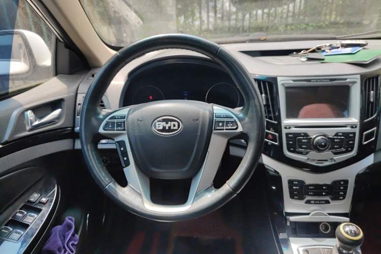 Used BYD Surui 2014 1.5L Manual Luxury Model Steering Wheel