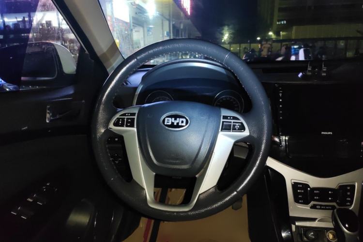 Used BYD Surui 2014 1.5L Automatic Comfort Version Steering Wheel