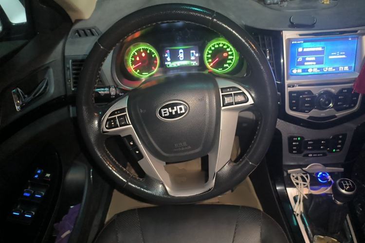 Used BYD Surui 2014 1.5L Manual Luxury Model Steering Wheel