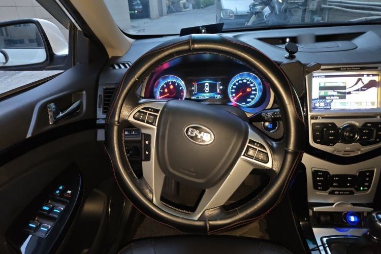 Used BYD Surui 2014 1.5L Manual Luxury Model Steering Wheel