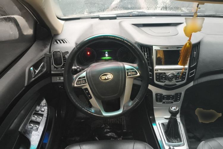 Used BYD Surui 2014 1.5L Manual Luxury Model Steering Wheel