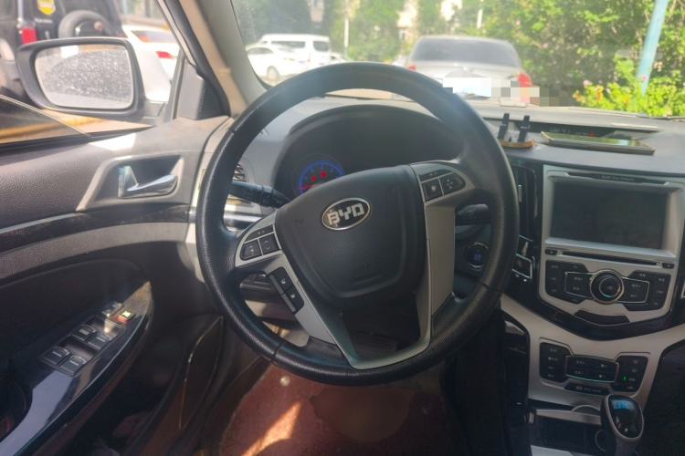 Used BYD Surui 2014 1.5TID Automatic Luxury Model Steering Wheel