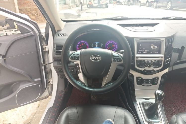 Used BYD Surui 2014 1.5L Manual Luxury Model Steering Wheel