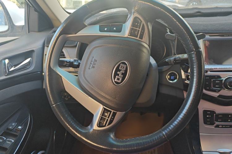 Used BYD Surui 2014 1.5TI Manual Luxury Edition Steering Wheel