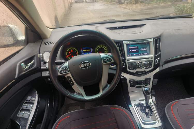 Used BYD Surui 2014 1.5TID Automatic Luxury Model Steering Wheel