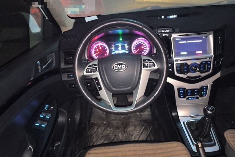 Used BYD Surui 2014 1.5L Manual Luxury Model Steering Wheel