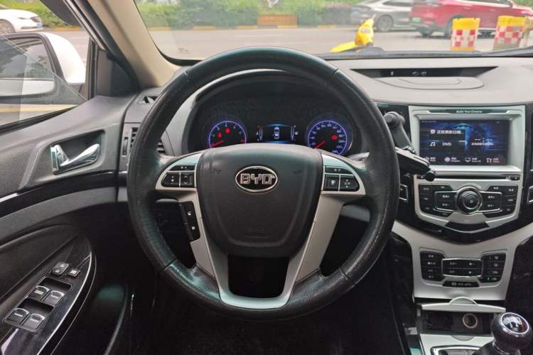 Used BYD Surui 2014 1.5L Manual Luxury Model Steering Wheel