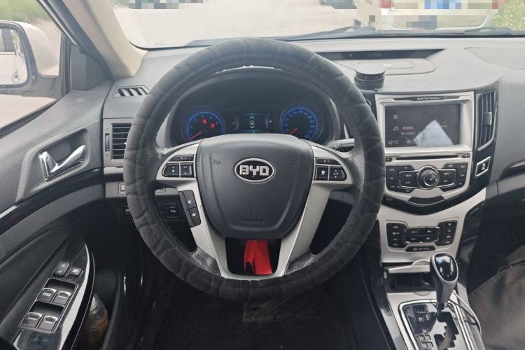 Used BYD Surui 2014 1.5TID Automatic Luxury Model Steering Wheel