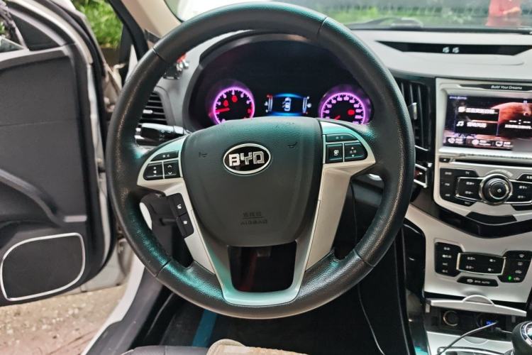 Used BYD Surui 2014 1.5L Manual Luxury Model Steering Wheel