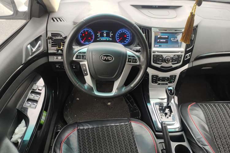 Used BYD Surui 2014 1.5L Automatic Luxury Model Steering Wheel