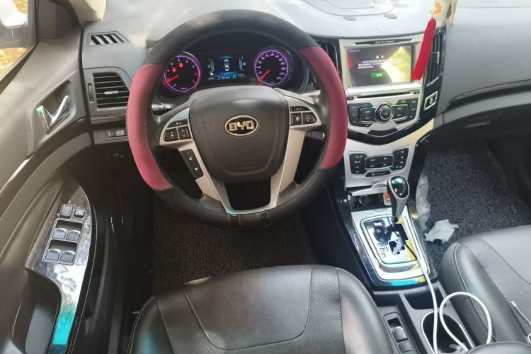 Used BYD Surui 2014 1.5TID Automatic Luxury Model Steering Wheel