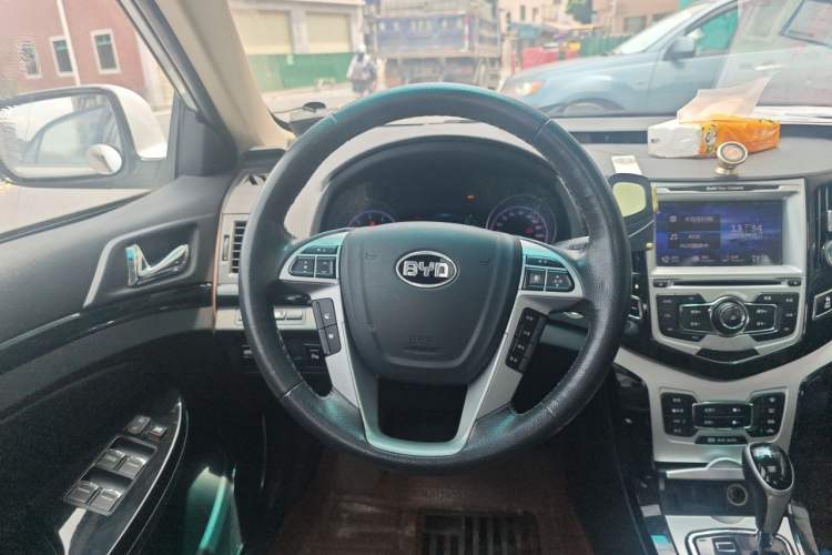 Used BYD Surui 2014 1.5L Automatic Luxury Model Steering Wheel