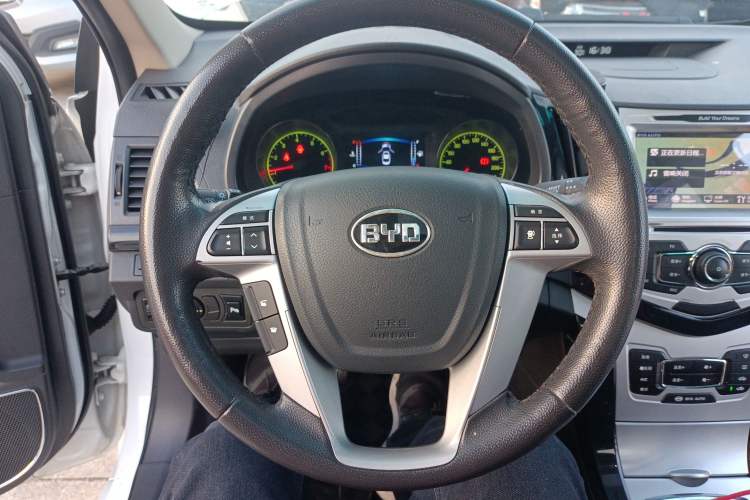 Used BYD Surui 2014 1.5L Manual Luxury Model Steering Wheel