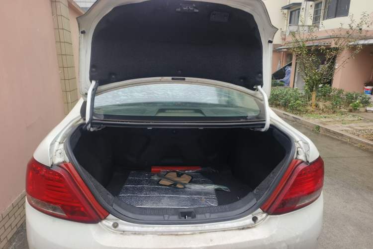 Used BYD Surui 2014 1.5TID Automatic Luxury Model Trunk