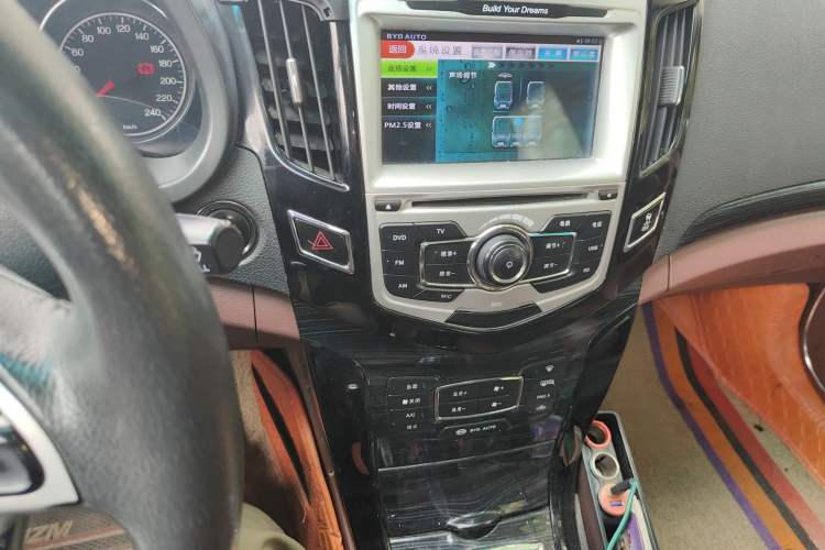 Used BYD Surui 2015 1.5L Manual Luxury Model Audio And AC Panel