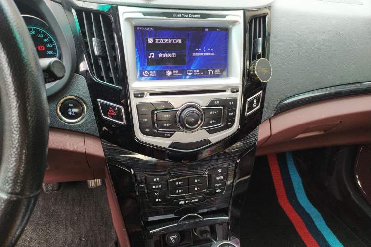 Used BYD Surui 2015 1.5L Manual Luxury Model Audio And AC Panel