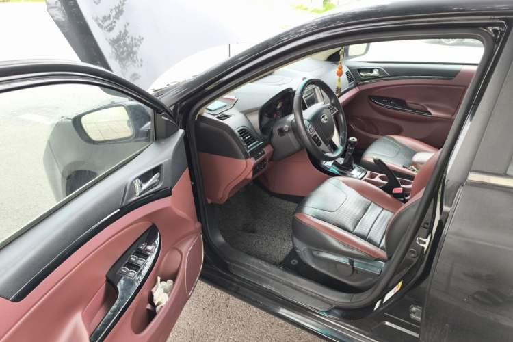 Used BYD Surui 2015 1.5L Manual Luxury Model Driver Seat