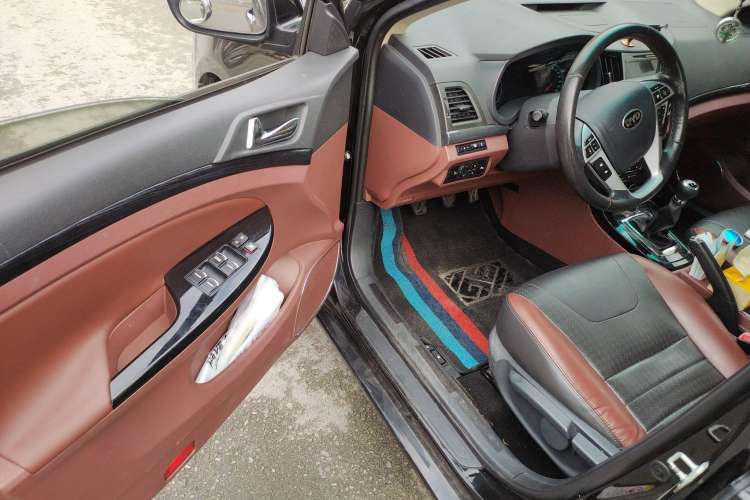 Used BYD Surui 2015 1.5L Manual Luxury Model Driver Seat