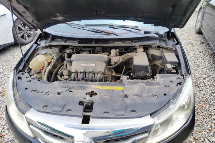 Used BYD Surui 2015 Revised Version 1.5L Manual Luxury Edition Engine Bay