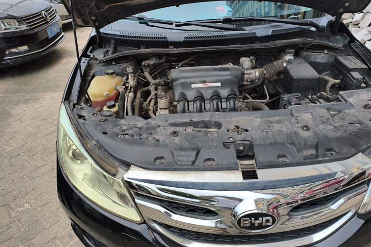 Used BYD Surui 2015 Revised Version 1.5L Manual Luxury Edition Engine Bay Right