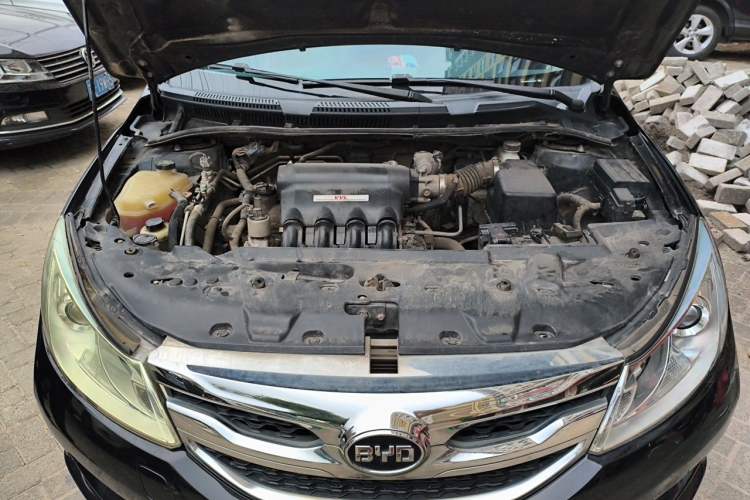 Used BYD Surui 2015 Revised Version 1.5L Manual Luxury Edition Engine Bay
