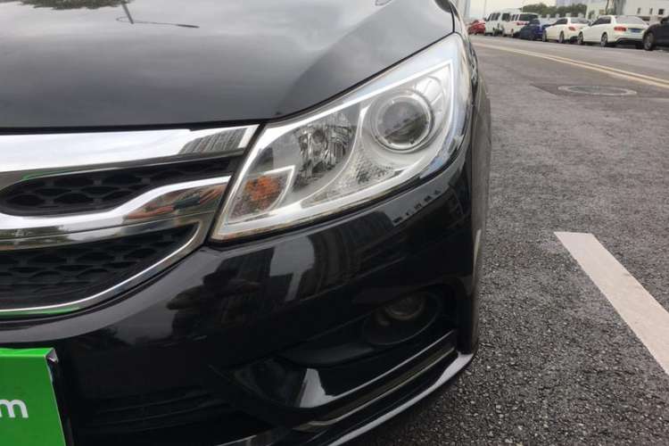 Used BYD Surui 2015 1.5L Automatic Luxury Model Exterior 8