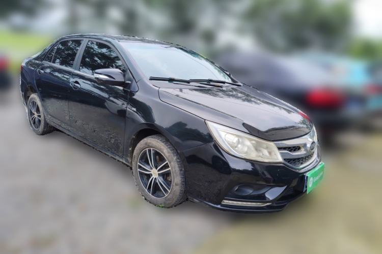 Used BYD Surui 2015 Revised Version 1.5L Manual Luxury Edition Front Right 45 Deg