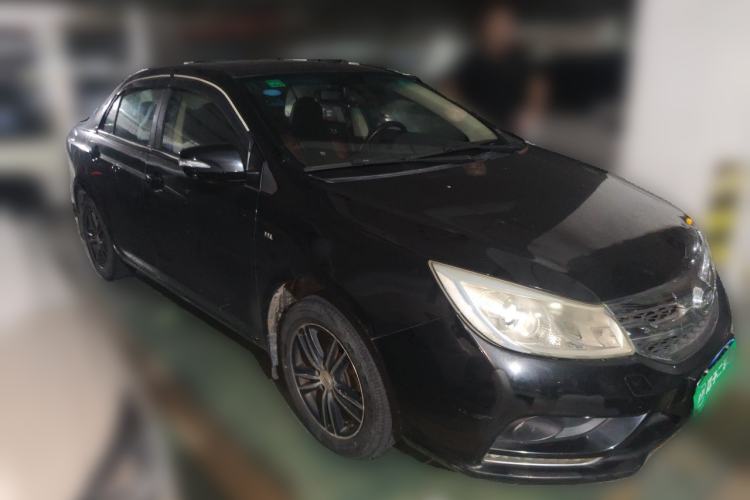 Used BYD Surui 2015 1.5L Manual Luxury Model Front Right 45 Deg