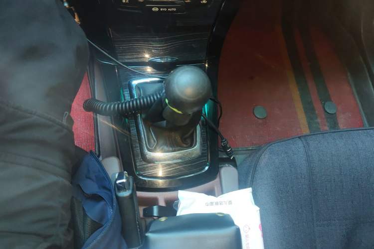 Used BYD Surui 2015 1.5L Manual Luxury Model Gear Lever