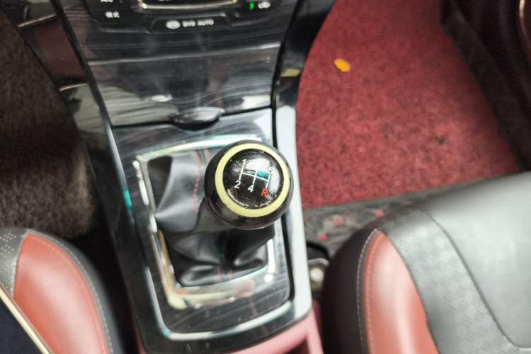 Used BYD Surui 2015 1.5L Manual Luxury Model Gear Lever