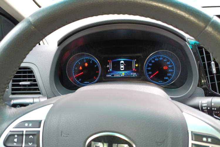 Used BYD Surui 2015 Revised Version 1.5L Manual Luxury Edition Instrument Cluster