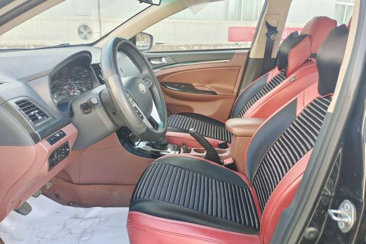 Used BYD Surui 2015 1.5L Manual Luxury Model Interior 1