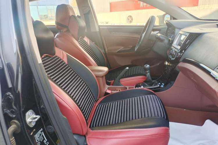 Used BYD Surui 2015 1.5L Manual Luxury Model Interior 2