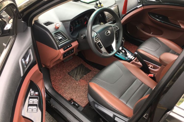 Used BYD Surui 2015 1.5L Automatic Luxury Model Interior 3