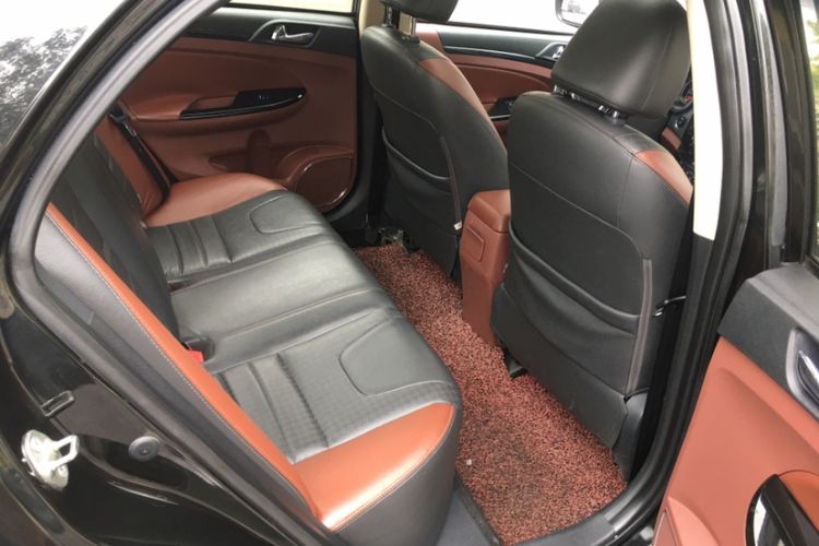Used BYD Surui 2015 1.5L Automatic Luxury Model Interior 9